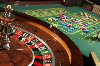 Live Baccarat table on asiatoto 88 with croupier and real cards